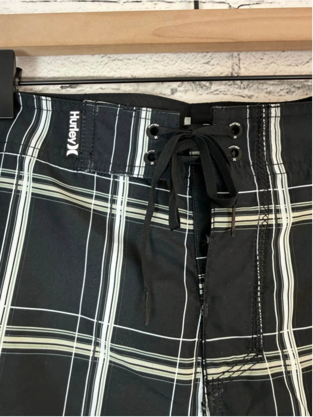 Hurley beachwear into